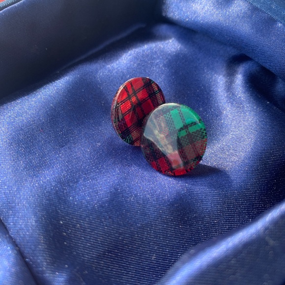 earrings - Picture 5 of 6